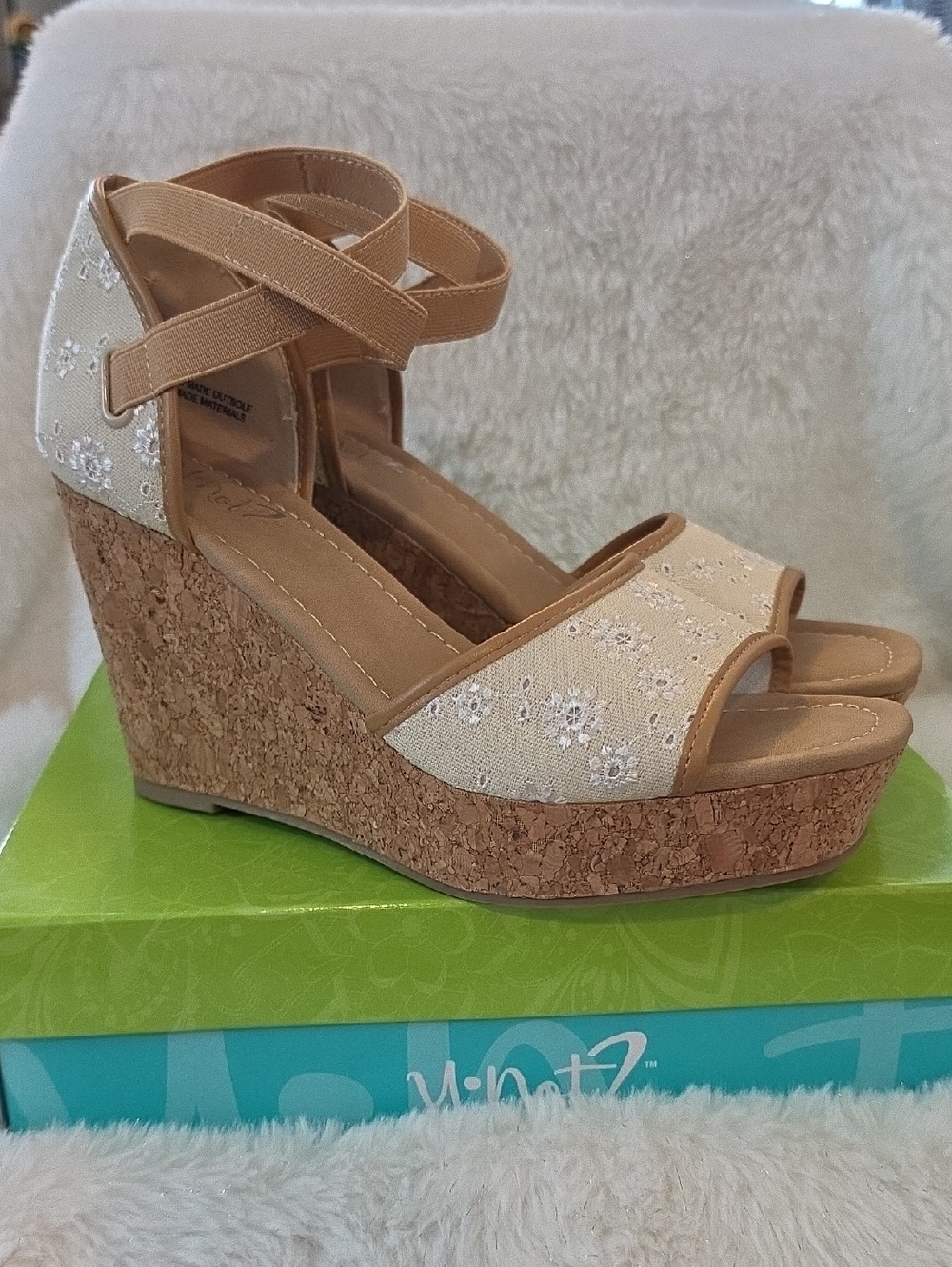 New-Wedge Sandals with Cork Platform - Beige Floral